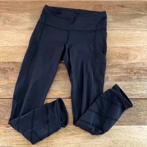Lululemon black leggings with pockets on the sides